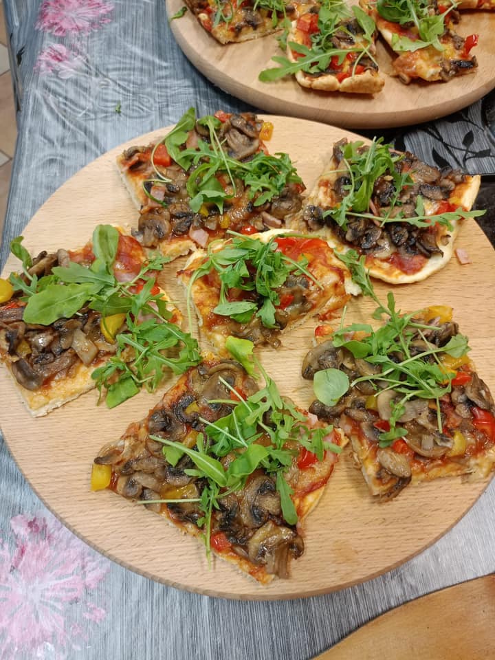 Mała Mobilna Kuchnia dla Ratynia