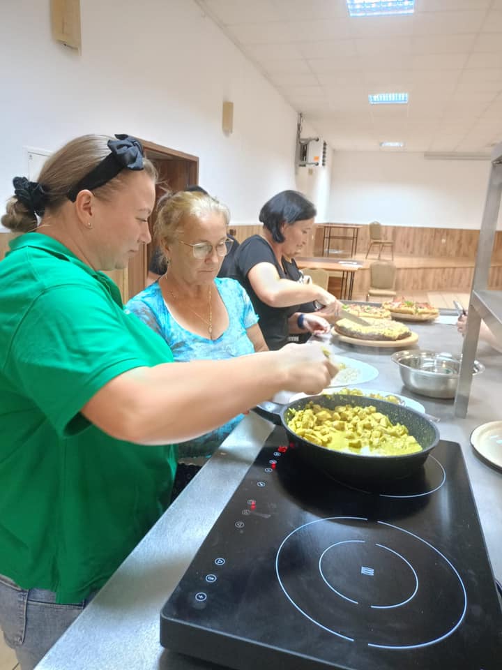 Mała Mobilna Kuchnia dla Ratynia