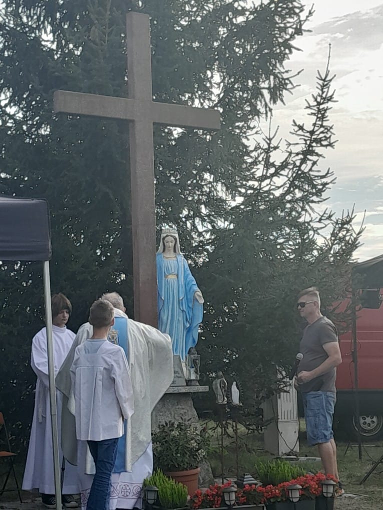 Poświęcenie kapliczki i festyn Stowarzyszenia Michałki