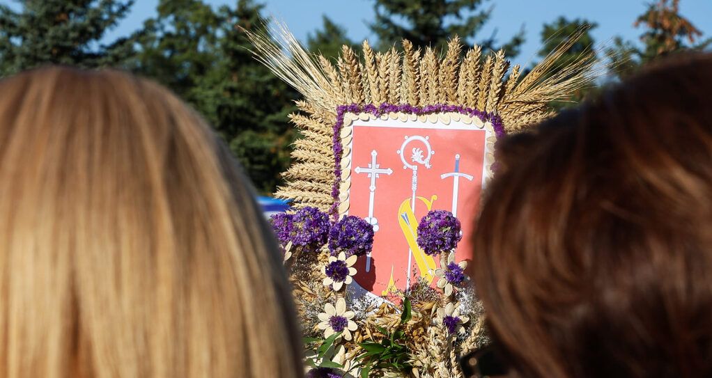 Radość w KGW. Ich dożynkowy wieniec robił wrażenie