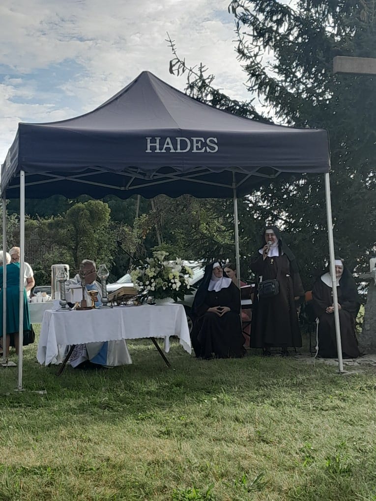 Poświęcenie kapliczki i festyn Stowarzyszenia Michałki