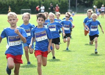 Sportowe lato 2024. Biegi Wawrzynkowe, spotkania ligowe