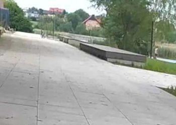 Był problem z wezwaniem pomocy na promenadę. Miasto interweniuje