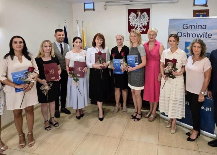 Ostrowite: Nauczycielskie awanse