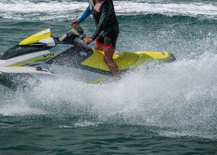 Koniec skuterów na Jeziorze Słupeckim? Jest pomysł wprowadzenia strefy ciszy