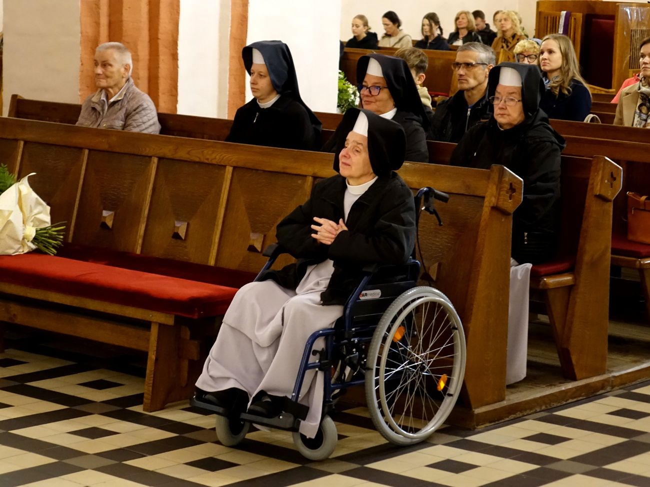 Wzruszające pożegnanie w Wawrzyńcu. Dziękowali siostrze Kordii