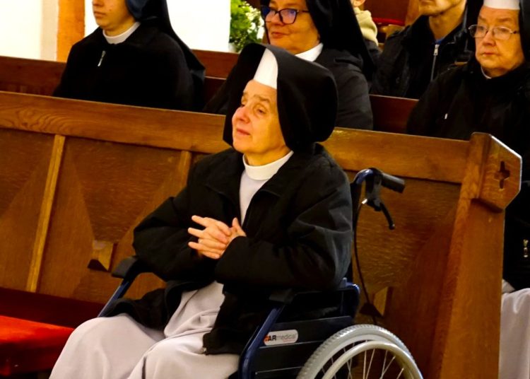 Wzruszające pożegnanie w Wawrzyńcu. Dziękowali siostrze Kordii