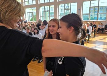 Wzruszające pożegnanie w Ekonomiku. Tak dziękowali pani dyrektor