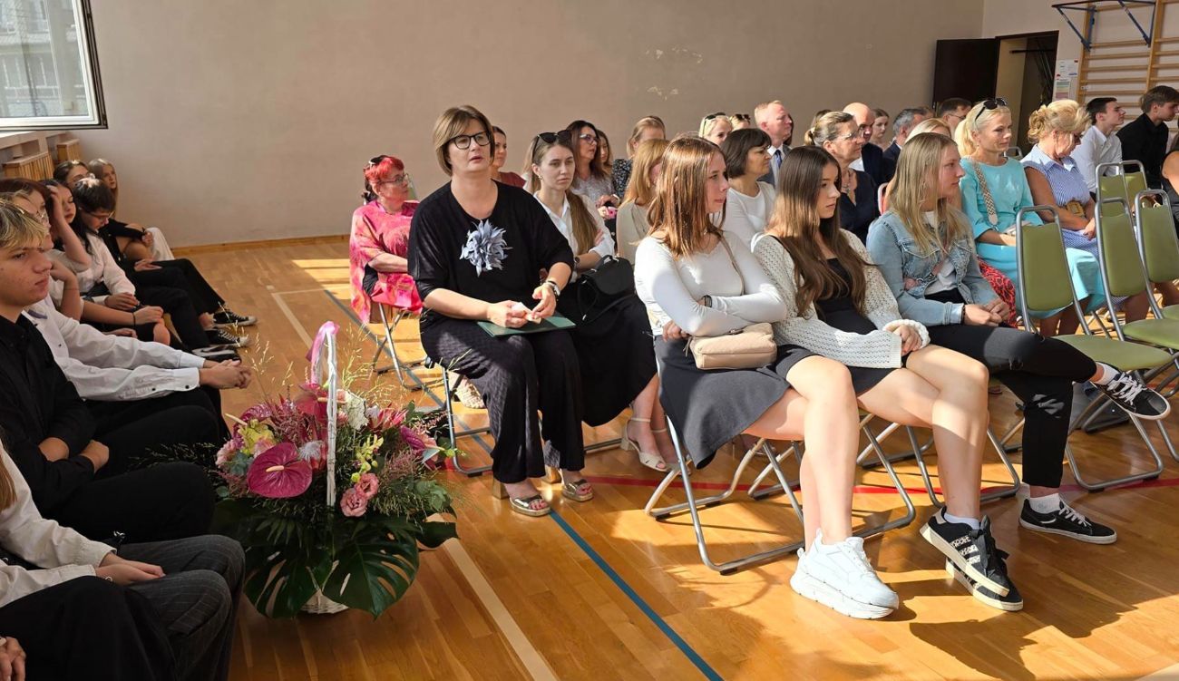 Wzruszające pożegnanie w Ekonomiku. Tak dziękowali pani dyrektor