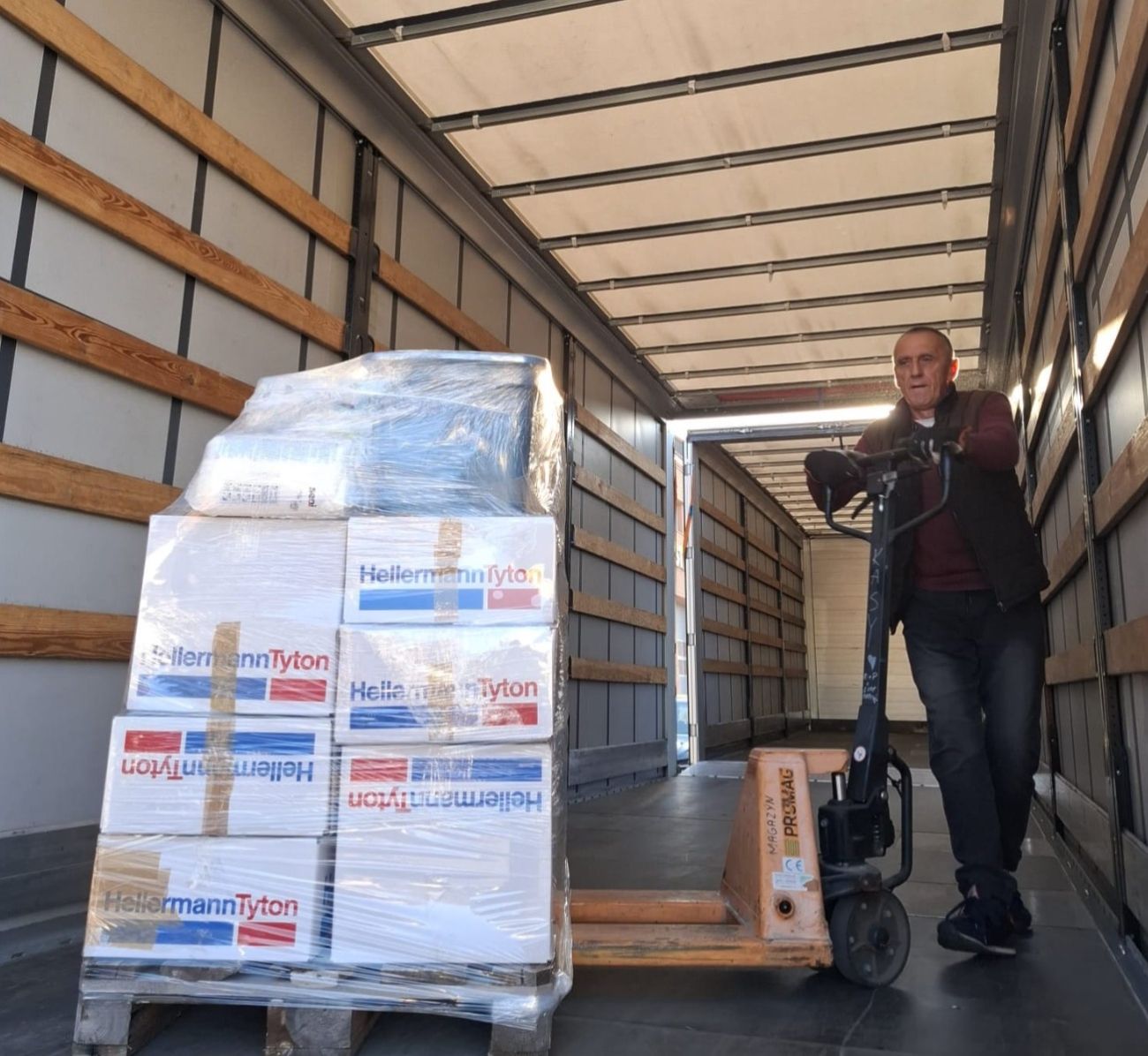 Ciężarówka z darami wyjechała dziś ze Słupcy