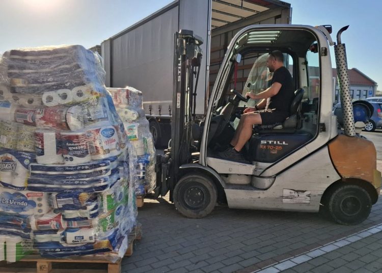 Ciężarówka z darami wyjechała dziś ze Słupcy