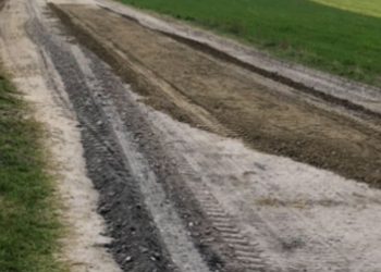 „Cały czas borykam się z fatalnym stanem drogi”. Co na to wójt?