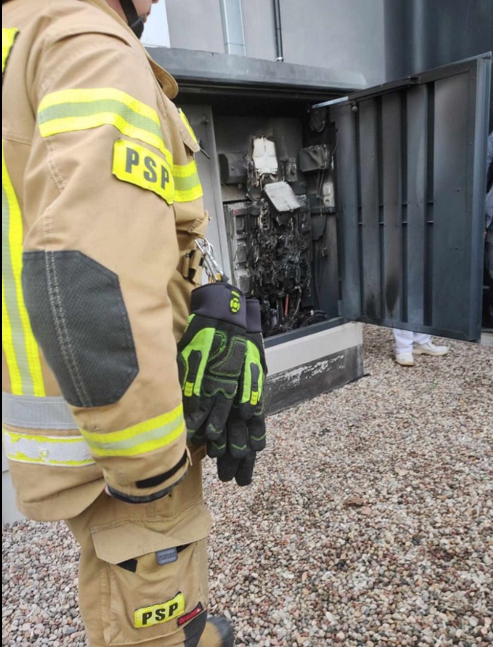 Poranna akcja strażaków. Pożar w zakładzie