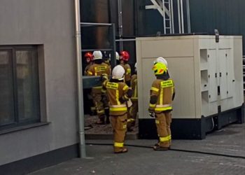 Poranna akcja strażaków. Pożar w zakładzie