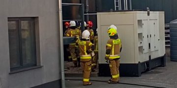 Poranna akcja strażaków. Pożar w zakładzie