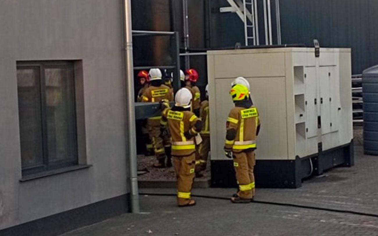 Poranna akcja strażaków. Pożar w zakładzie