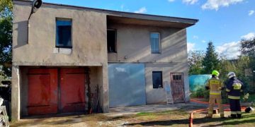 Zapalił się budynek gospodarczy