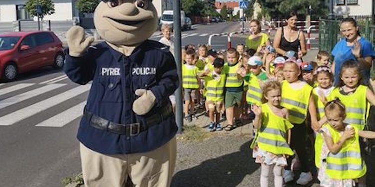 „Pomachaj kierowcy” z Kreskówką