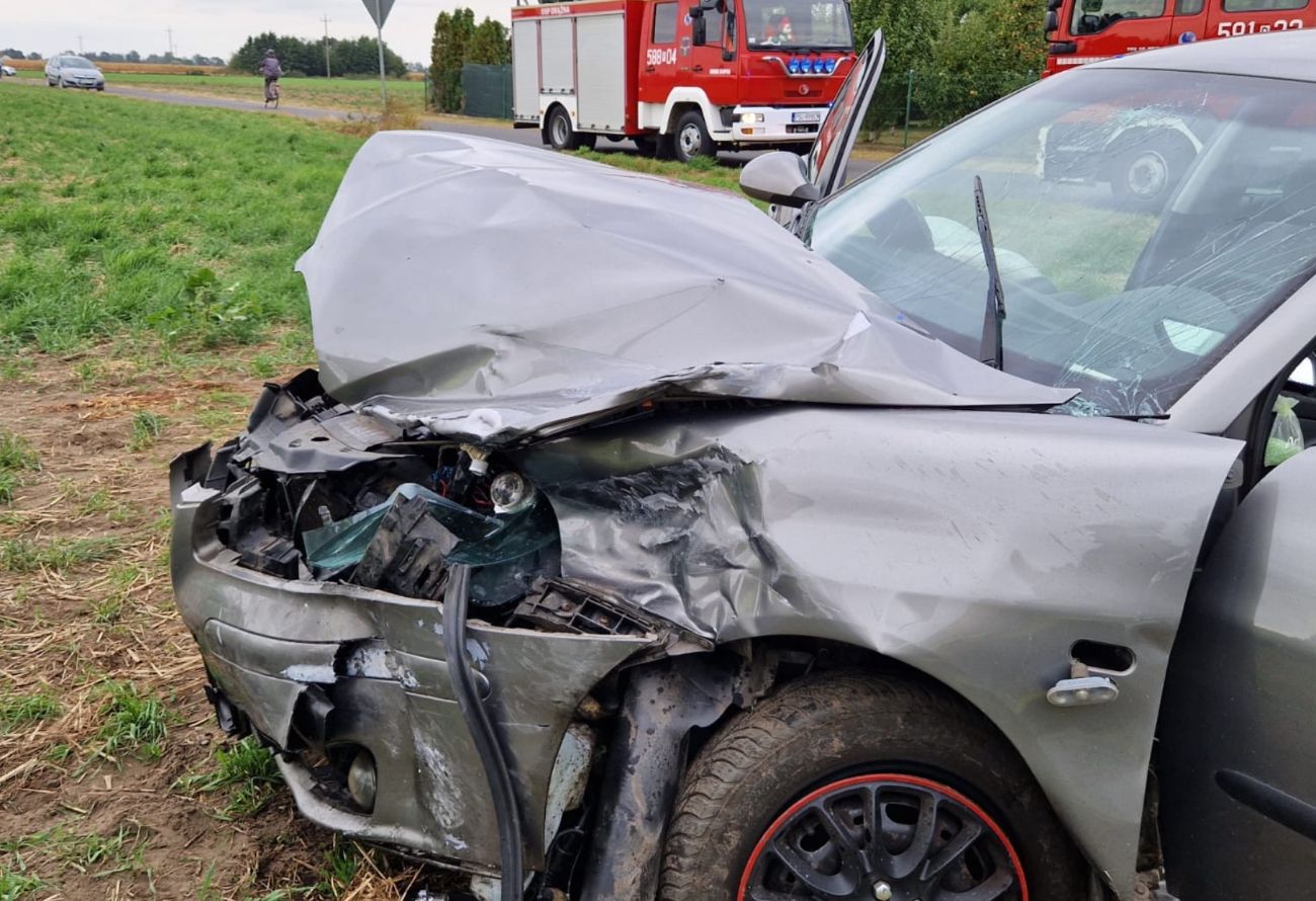 Groźnie w Marcewku. Zderzyły się dwa auta