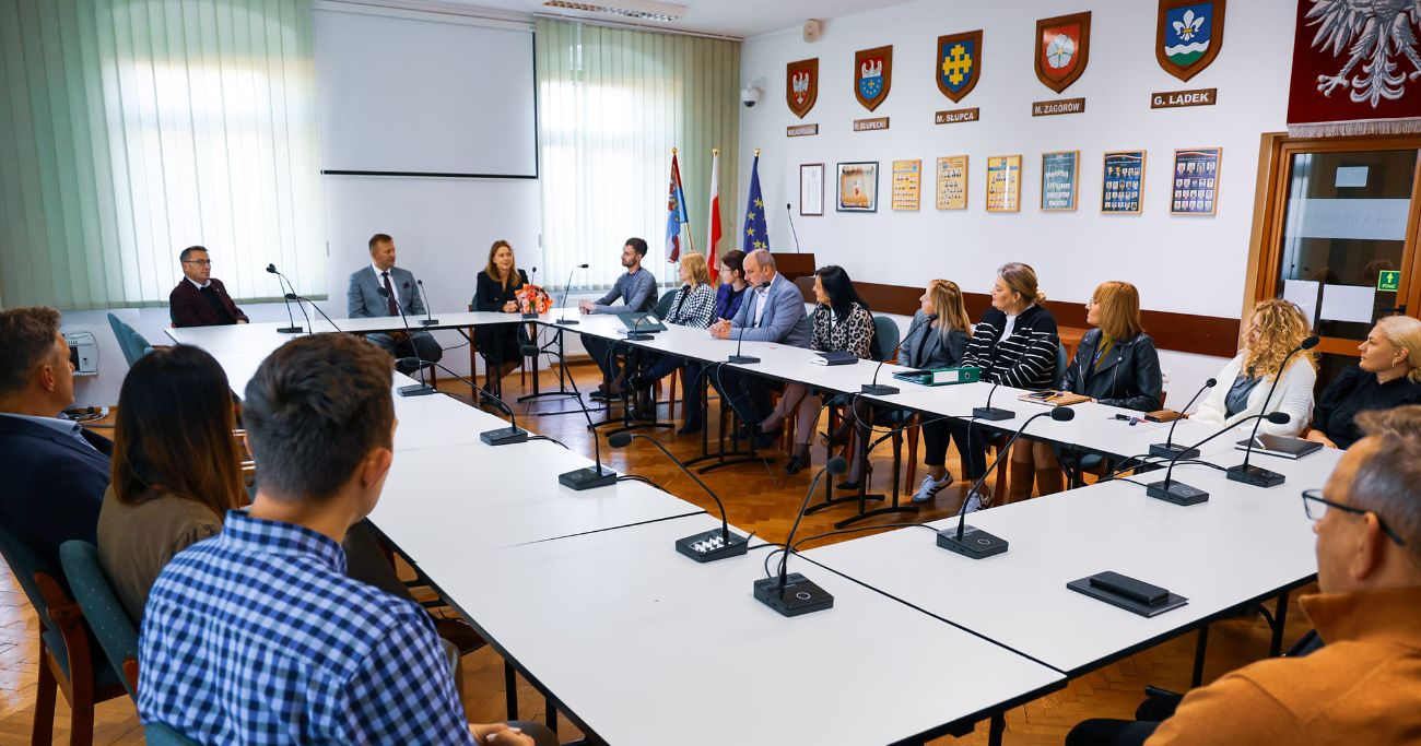 Nowa sekretarz rozpoczęła dziś pracę