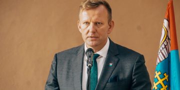 Starosta wręczył nauczycielom nagrody. Zobacz, kto został wyróżniony