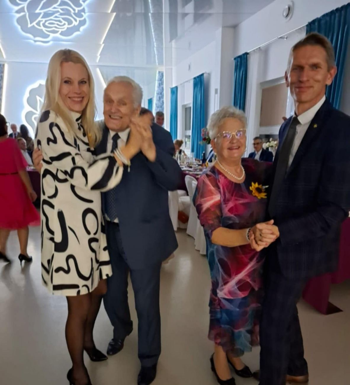 Tak się bawią seniorzy. Zobacz zdjęcia