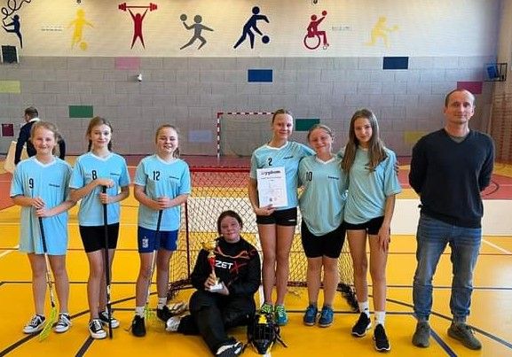 Unihokejowe złoto dziewcząt z Lądku