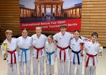 Wrócili z czterema krążkami