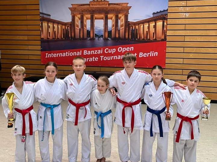 Wrócili z czterema krążkami