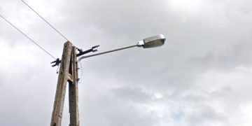 „Już dawno jest widno, a lampy świecą”