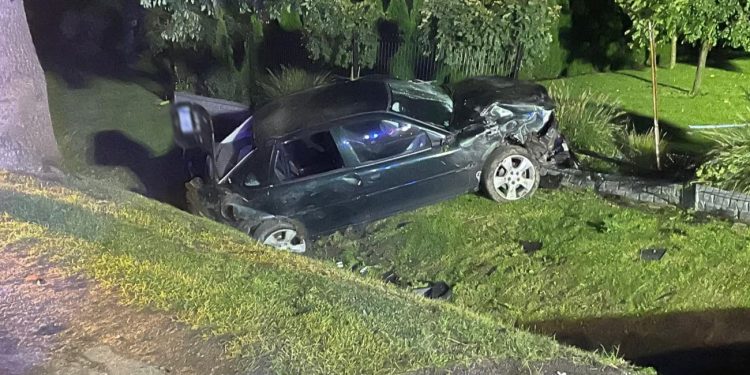 Wypadł z drogi. W ciężkim stanie trafił do szpitala