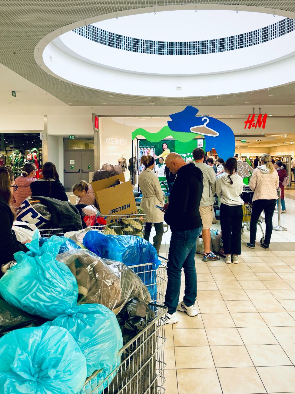 Niemalże 5 ton tekstyliów udało się zebrać w ramach ekologicznej akcji w Ferio Konin! Wynik jest imponujący.