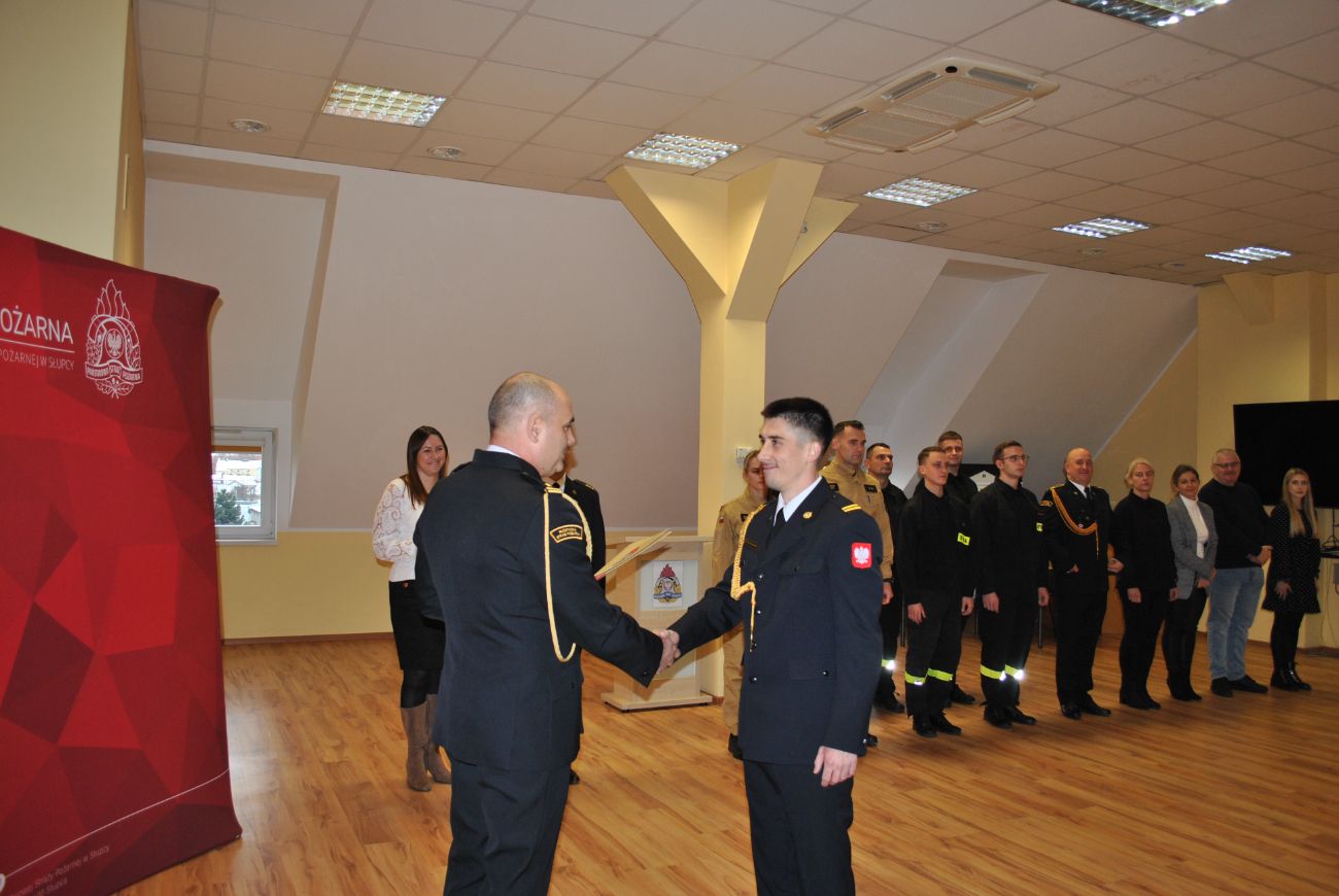 Strażackie awanse w słupeckiej komendzie
