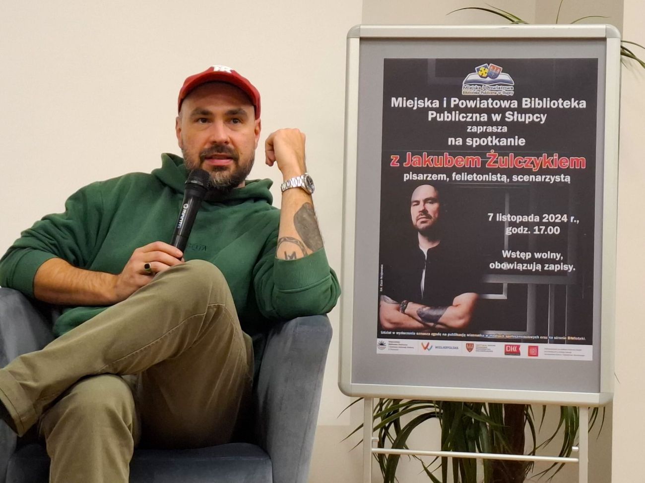 Jakub Żulczyk w słupeckiej bibliotece