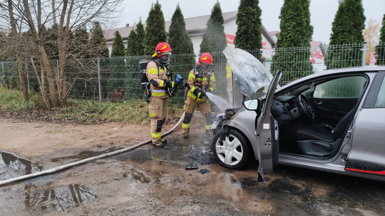Pożar w Piotrowicach. Zapalił się samochód