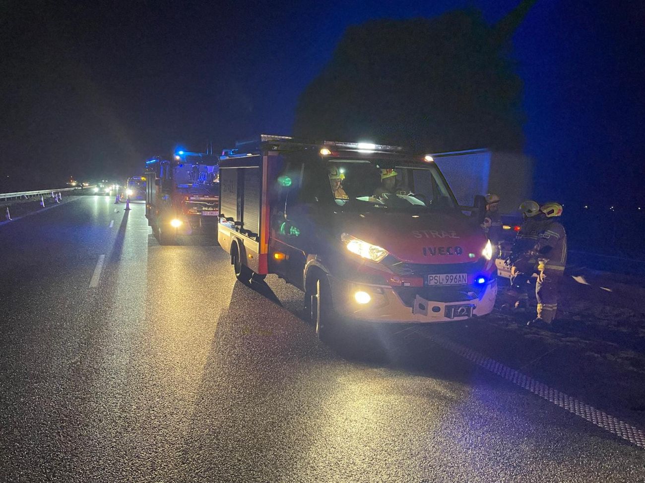 Zderzyły się dwa auta. Jeden pas był zablokowany