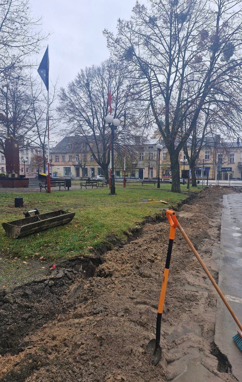 Ciężki sprzęt wjechał na rynek. Co teraz będą robić?