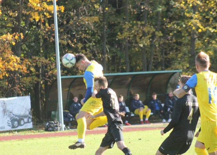 Debiut z golem. Derby dla Czarnych