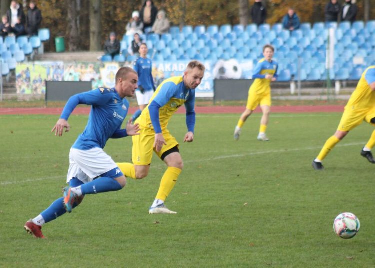 Dwadzieścia dwie okręgowe bramki