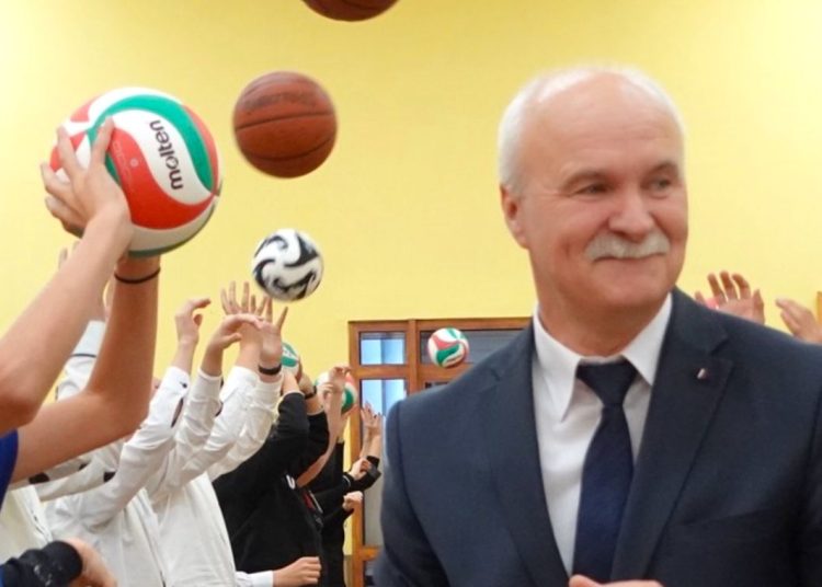 „Twój nowy tytuł: emeryt. Twoja nowa misja: cieszyć się każdym dniem”