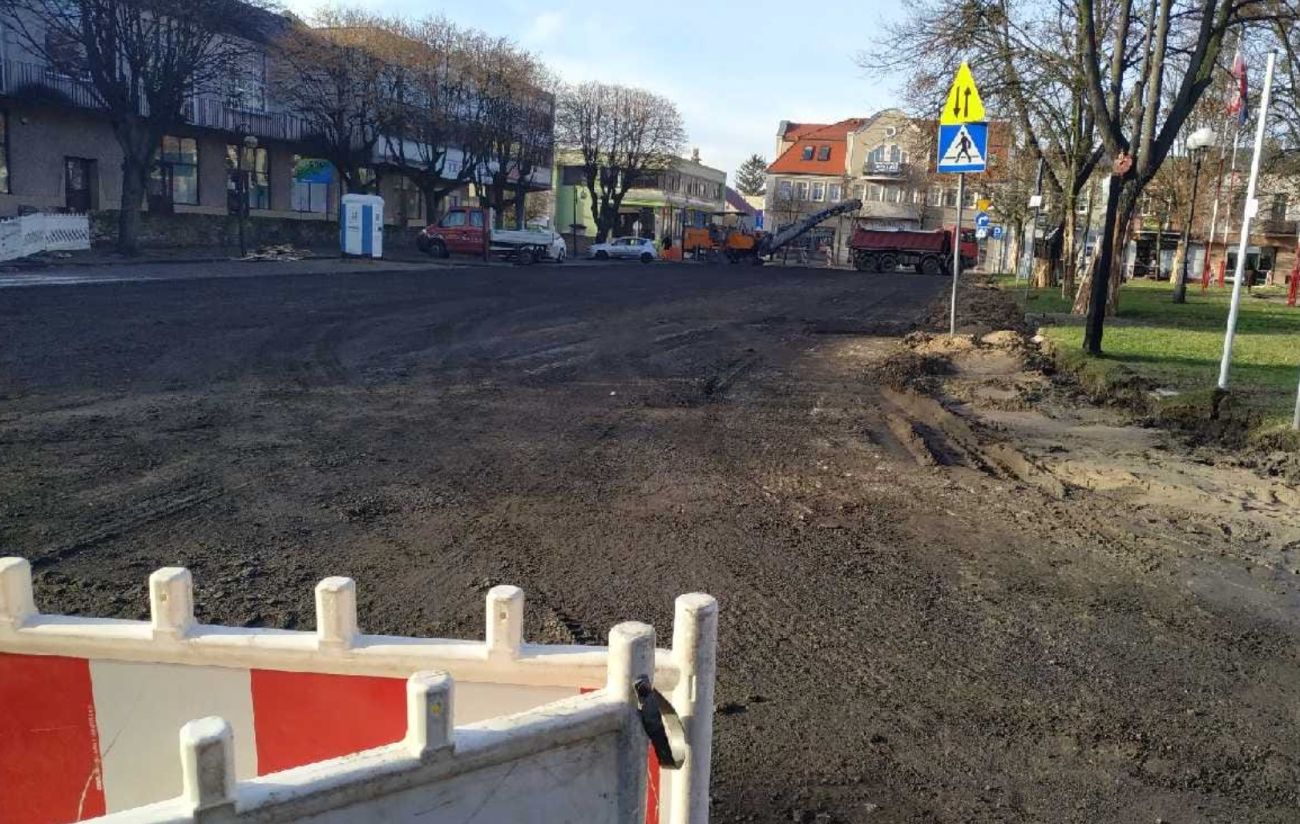 Burmistrz o remoncie rynku. „Od dziś wkraczamy w nowy etap”