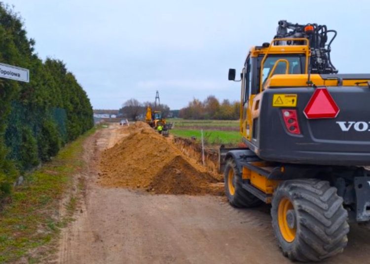 Ruszyły prace na ul. Jeziornej w Piotrowicach