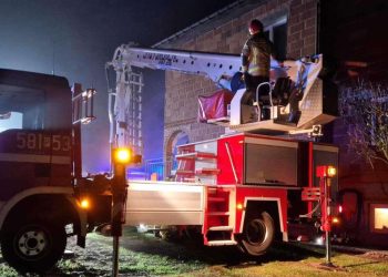 Pożar w Kochowie. Kilka zastępów w akcji