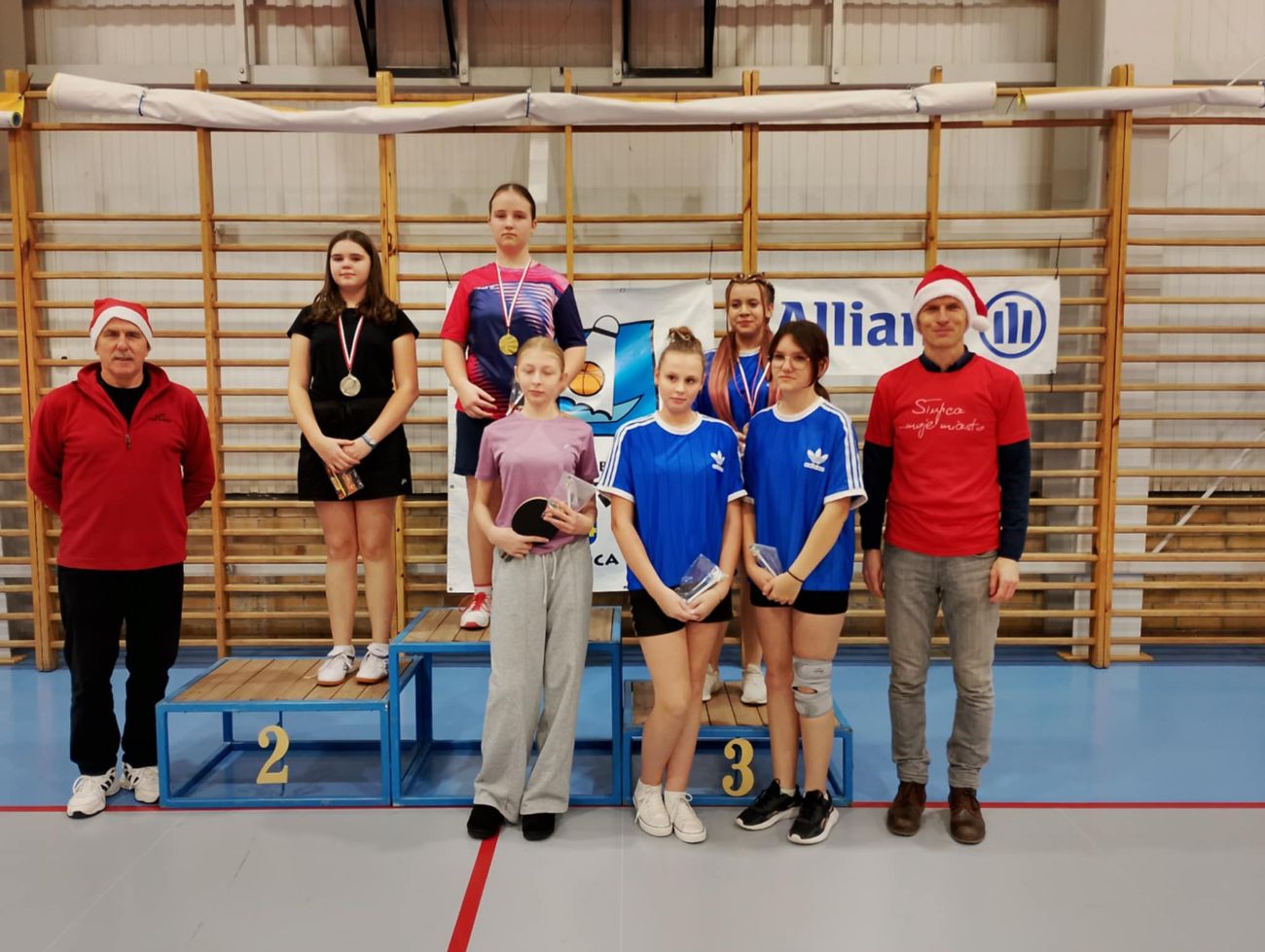 Mikołaj przy tenisowym stole