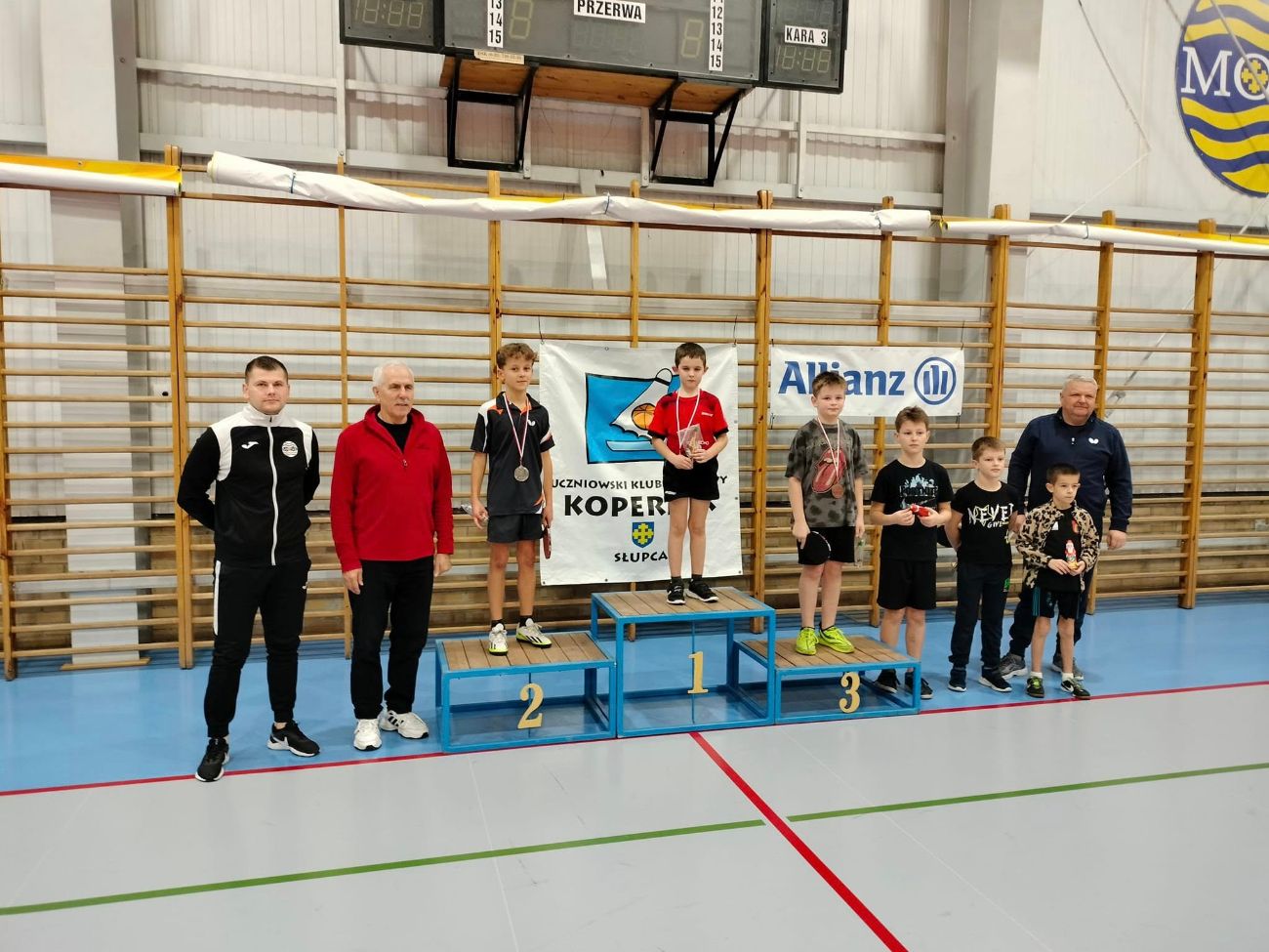 Mikołaj przy tenisowym stole