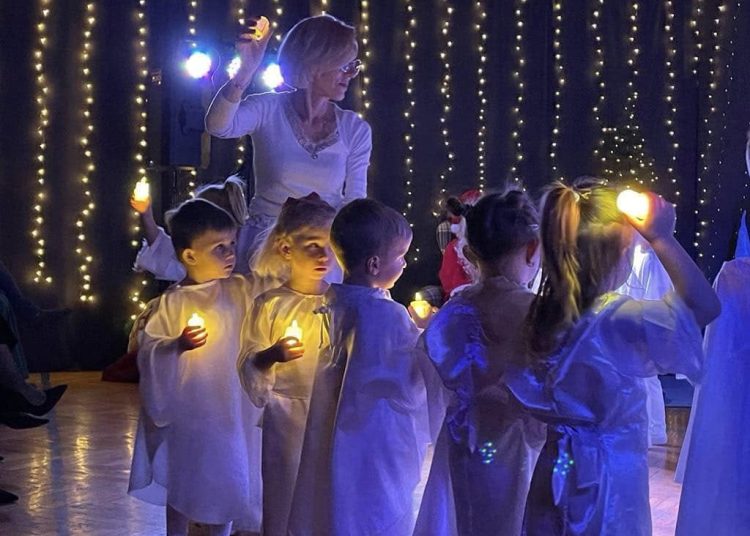 Koncert Świąteczny w  Cieninie Kościelnym