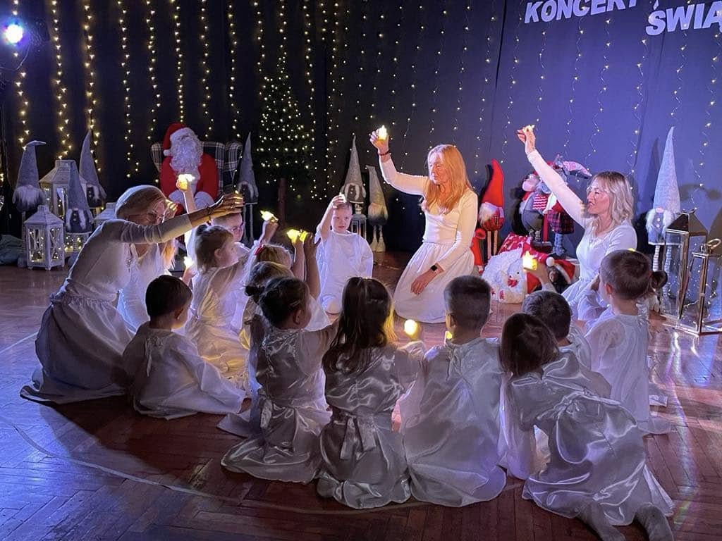 Koncert Świąteczny w  Cieninie Kościelnym