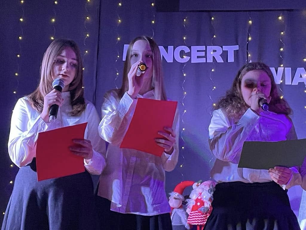 Koncert Świąteczny w  Cieninie Kościelnym