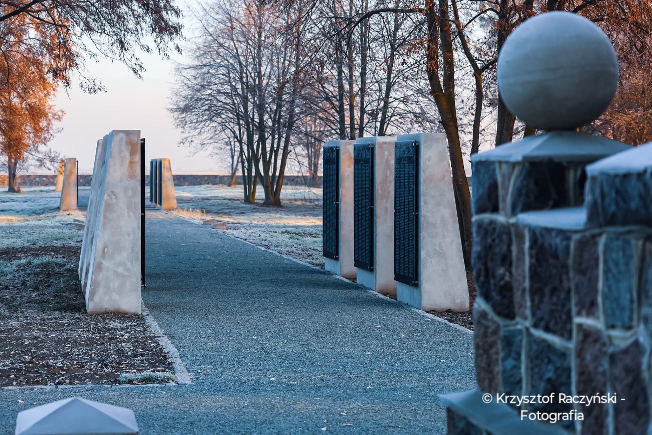 Tak teraz wygląda cmentarz. W piątek uroczystość