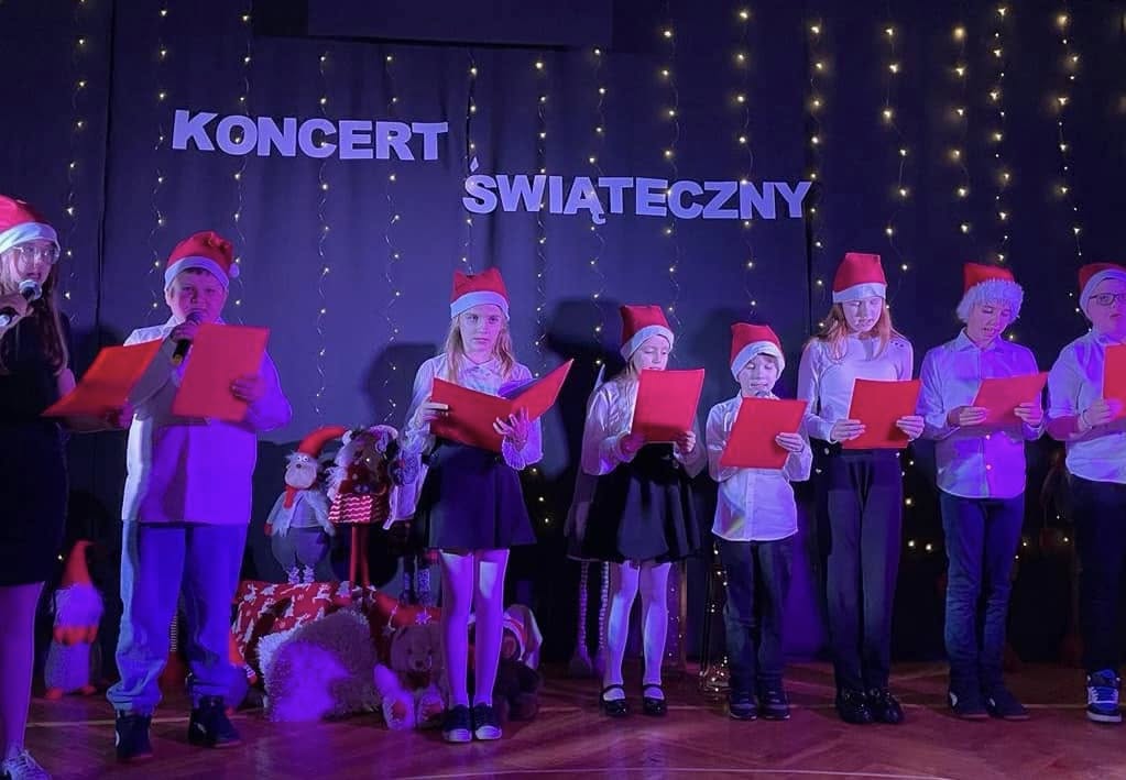 Koncert Świąteczny w  Cieninie Kościelnym